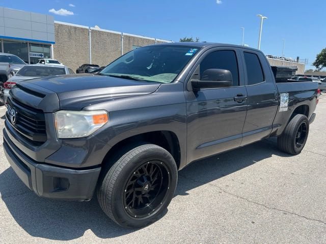 Used 2015 Toyota Tundra SR w/ Tow Package RWD image 2