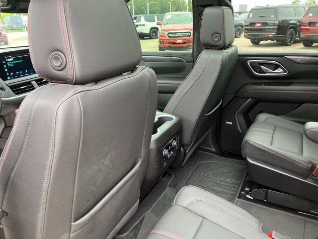 Used 2024 Chevrolet Suburban RST w/ Luxury Package AWD/4WD image 25