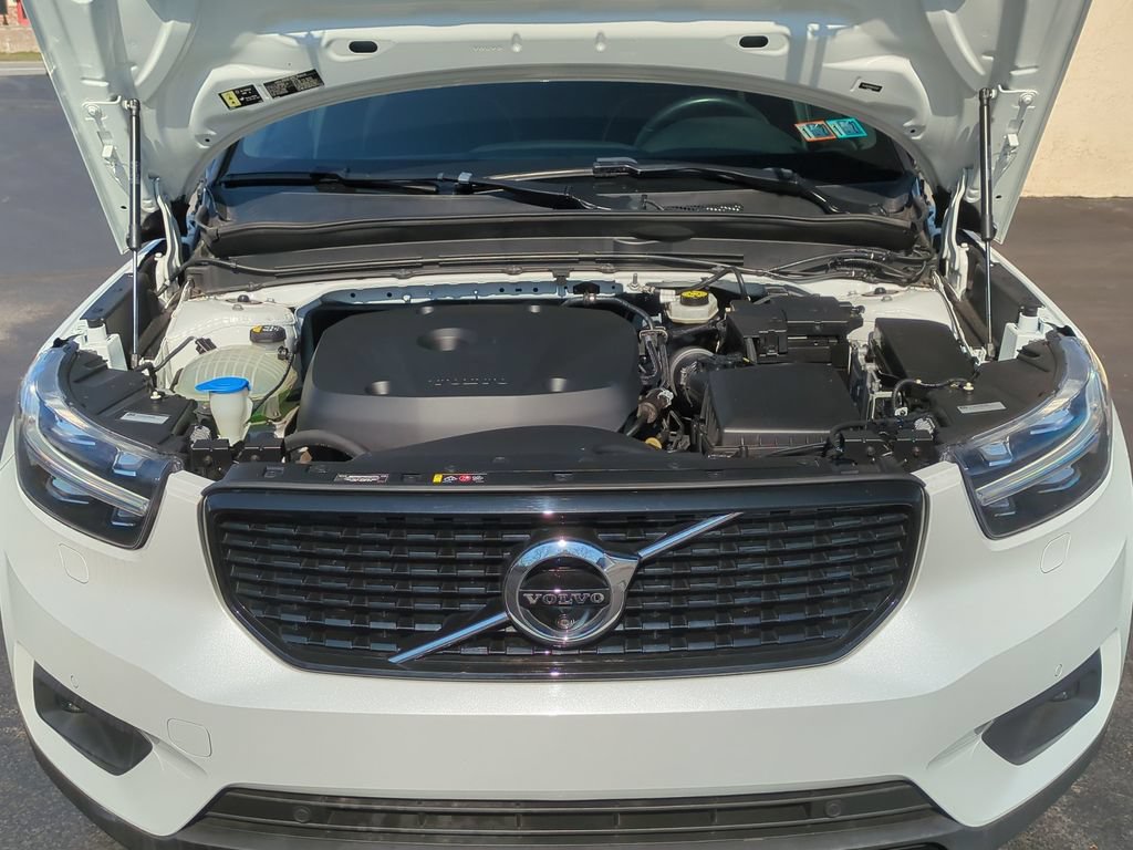 Used 2021 Volvo XC40 T5 R-Design AWD/4WD image 17