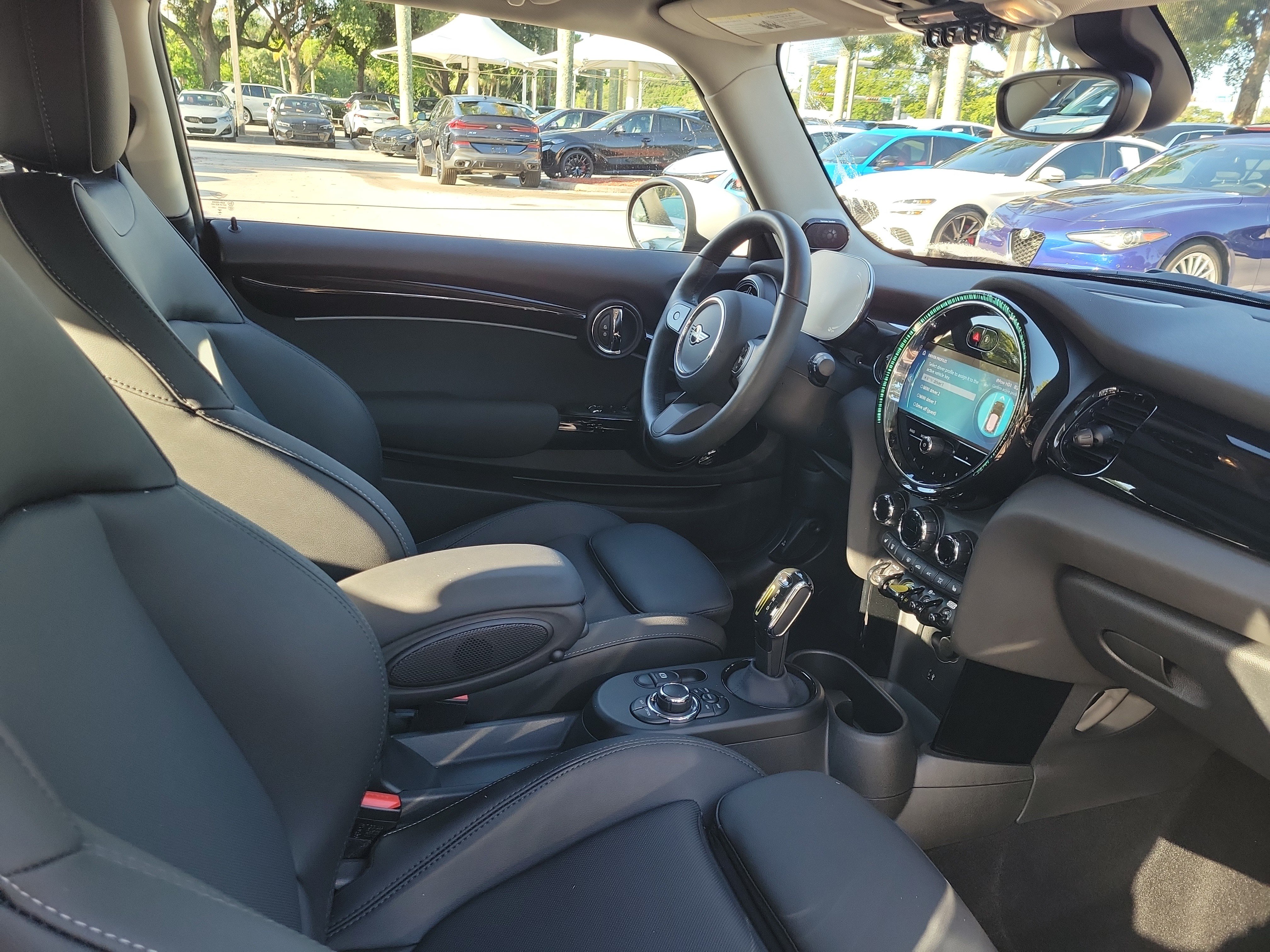 Used 2024 MINI Cooper SE FWD image 6