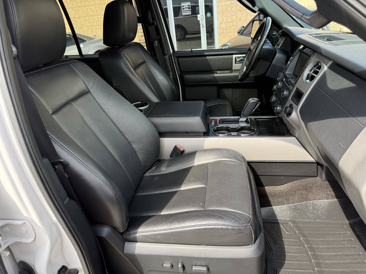 Used 2015 Ford Expedition Limited w/ Equipment Group 301A AWD/4WD image 13