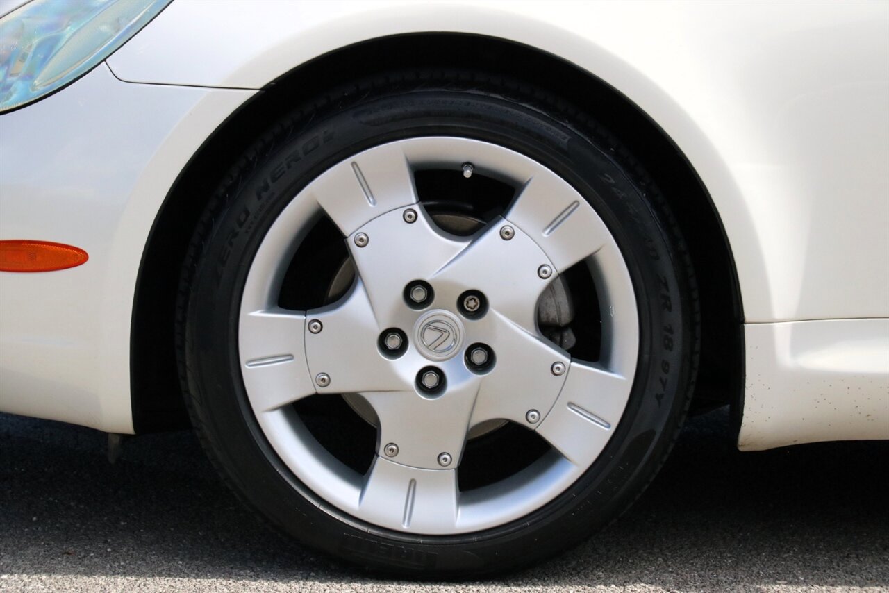 Used 2005 Lexus SC 430 Convertible image 39
