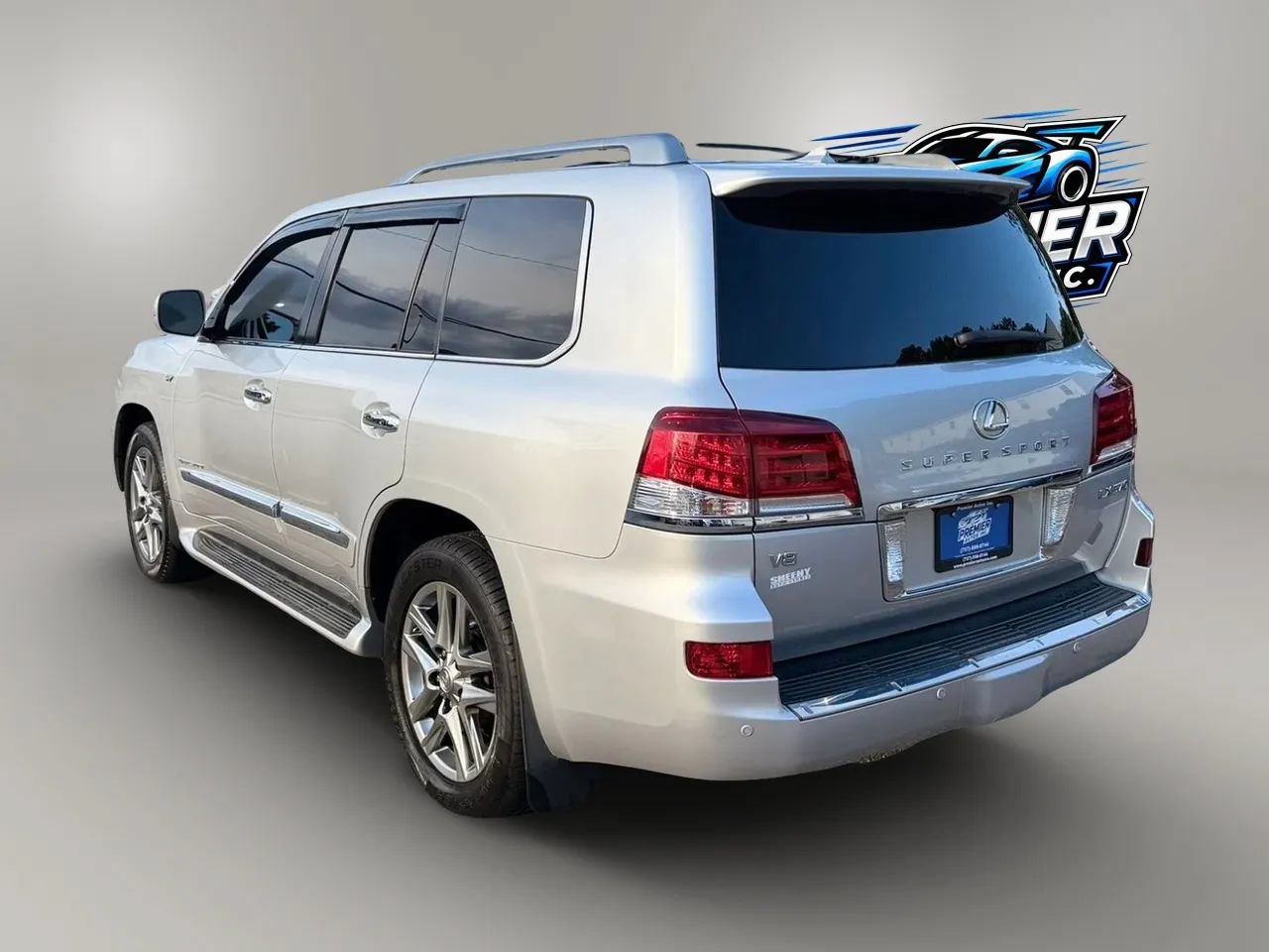 Used 2013 Lexus LX 570 4WD w/ Luxury Pkg image 5