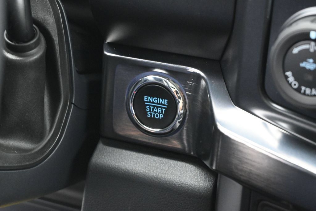 New 2026 Ford F250 Lariat w/ Black Appearance Package AWD/4WD image 13