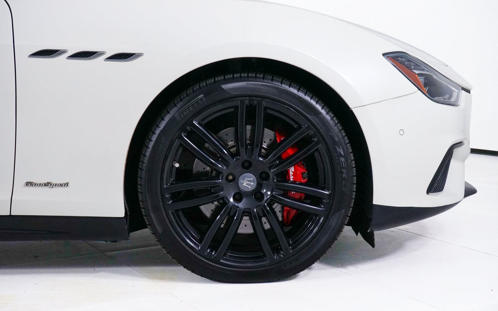 Used 2018 Maserati Ghibli S GranSport Q4 AWD/4WD image 14