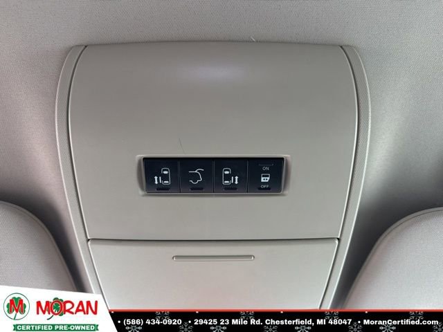 Used 2013 Chrysler Town & Country Touring image 21