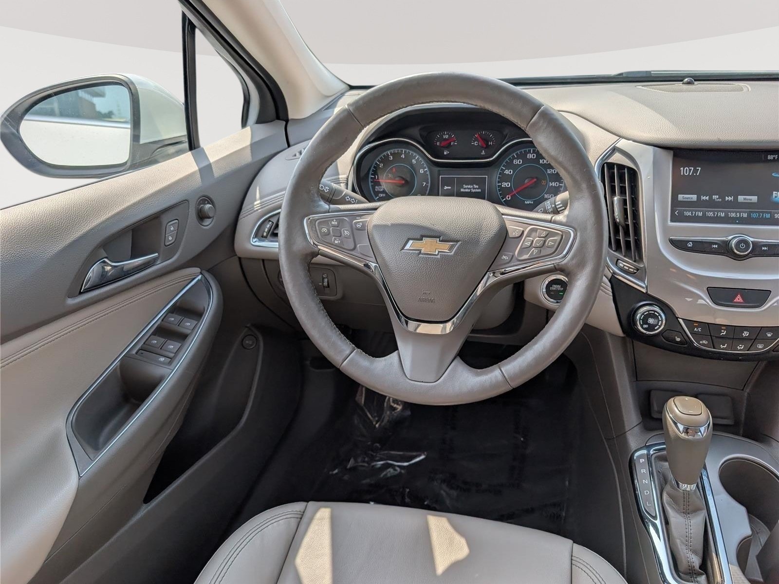 Used 2017 Chevrolet Cruze Premier FWD image 17