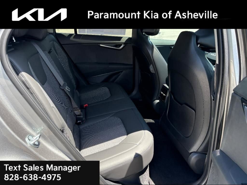New 2025 Kia Niro EX Touring image 22