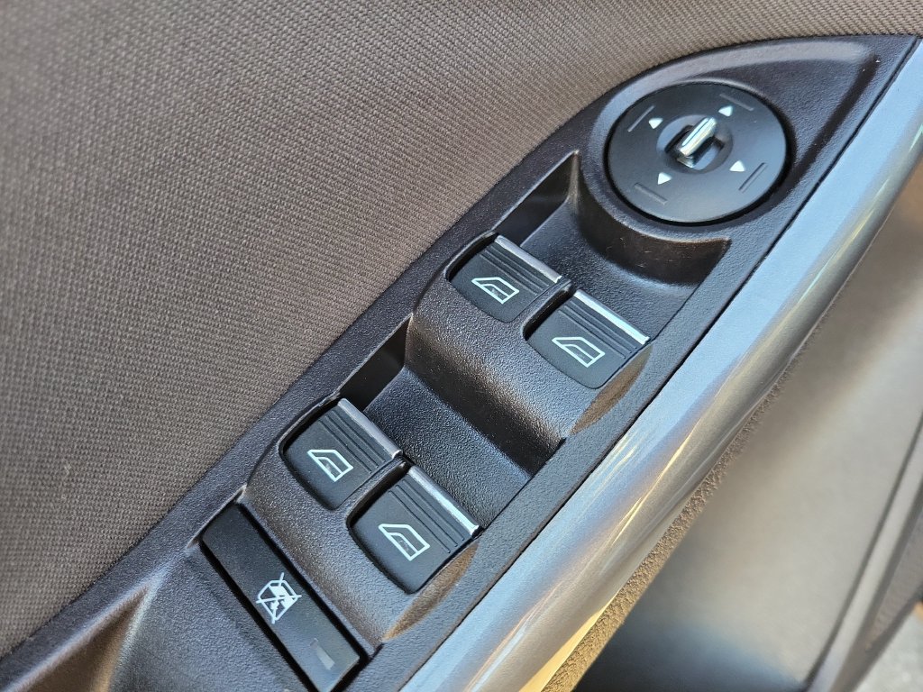 Used 2013 Ford Focus Titanium FWD image 15