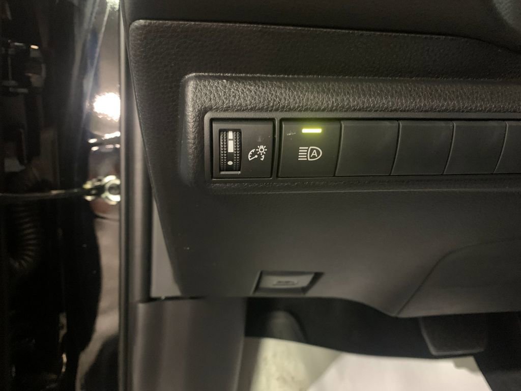 Used 2026 Toyota Corolla SE FWD image 31