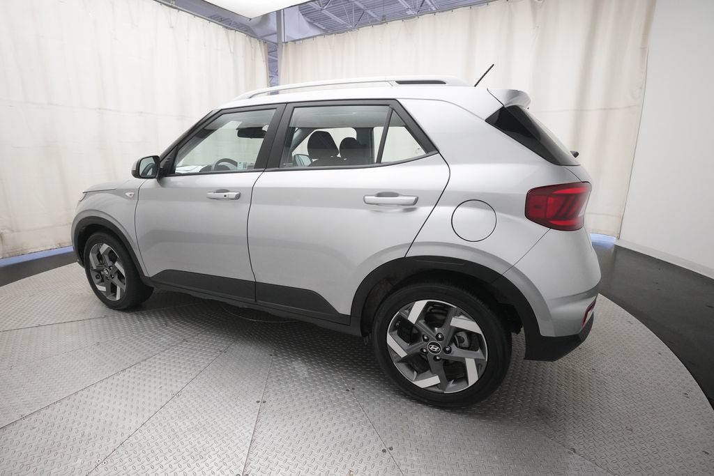 Used 2025 Hyundai Venue SEL FWD image 33