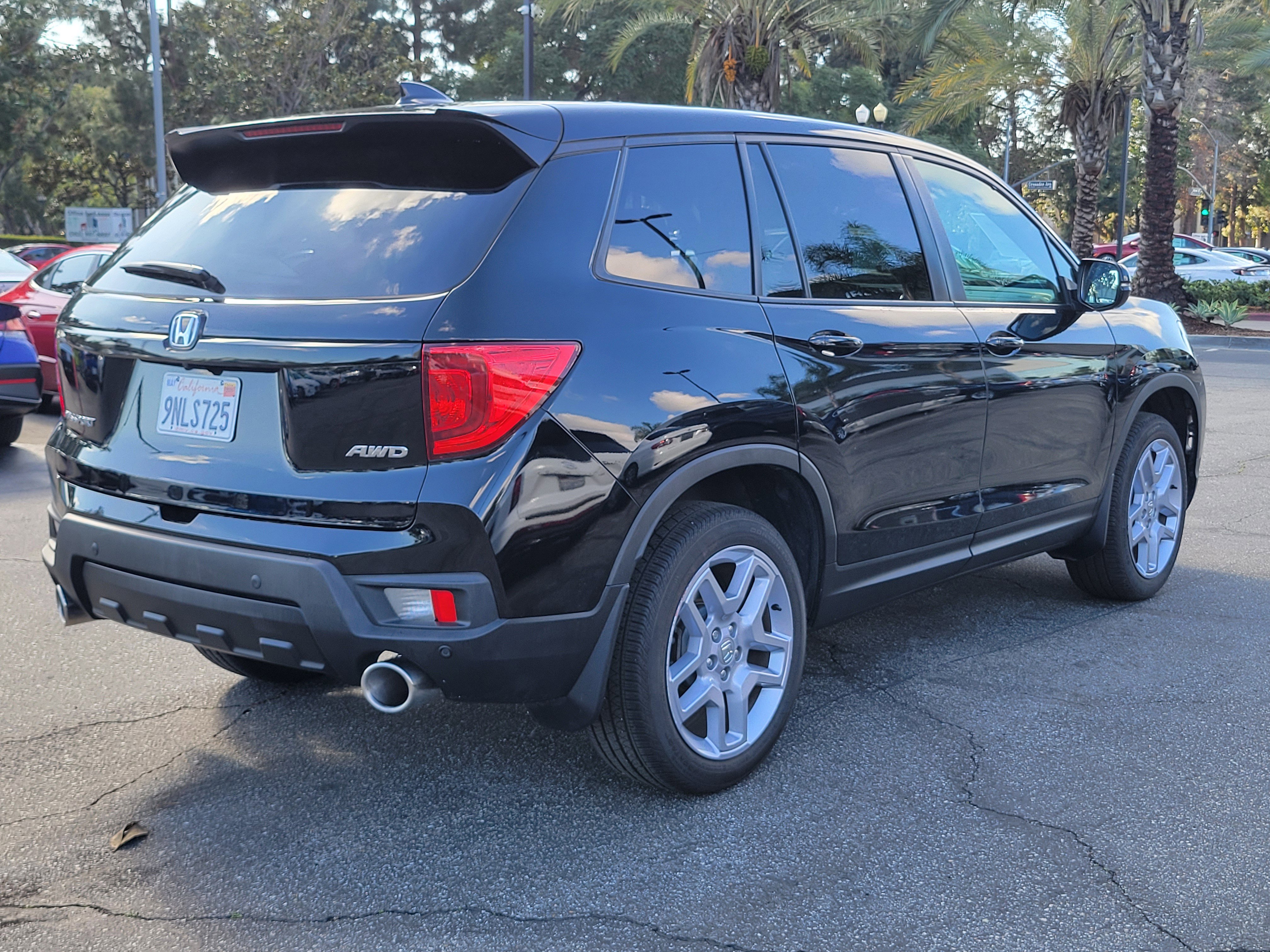 Used 2024 Honda Passport EX-L image 2