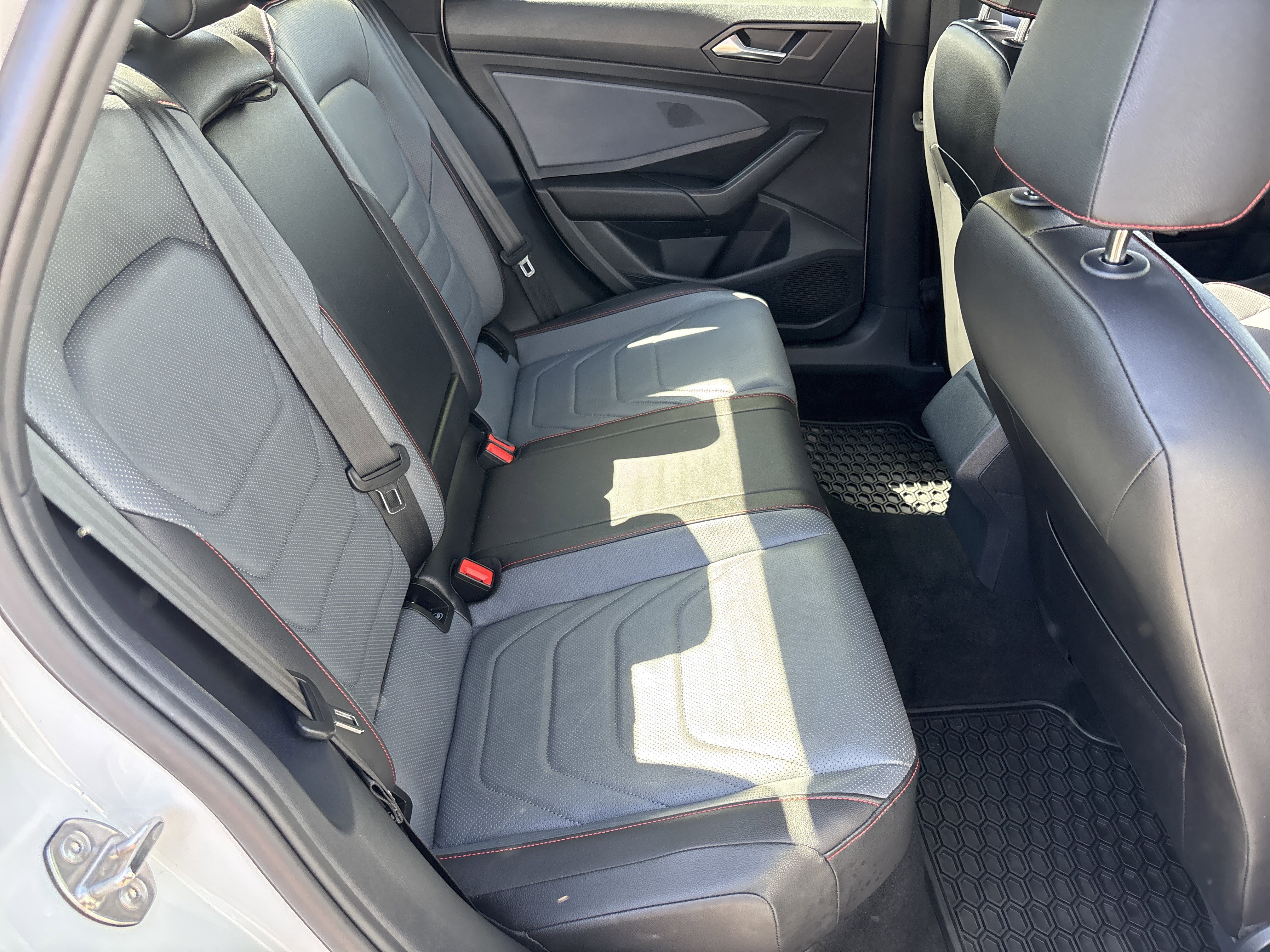 Used 2025 Volkswagen Jetta GLI Autobahn image 11