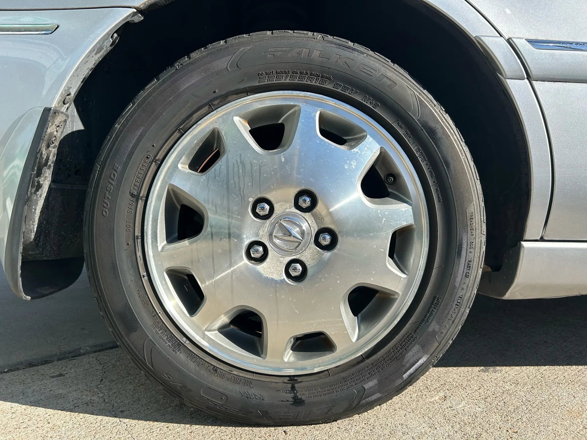 Used 2004 Acura RL image 28