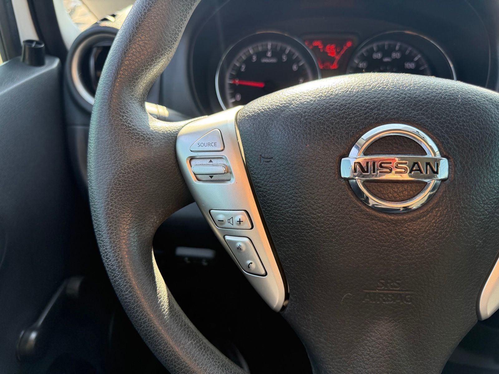 Used 2018 Nissan Versa Note S FWD image 18