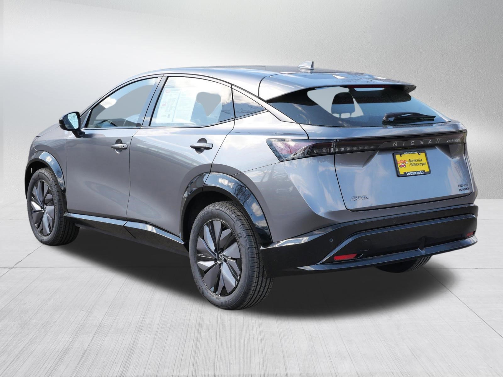 Used 2023 Nissan Ariya AWD image 5