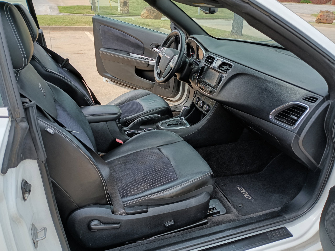 Used 2013 Chrysler 200 S image 11