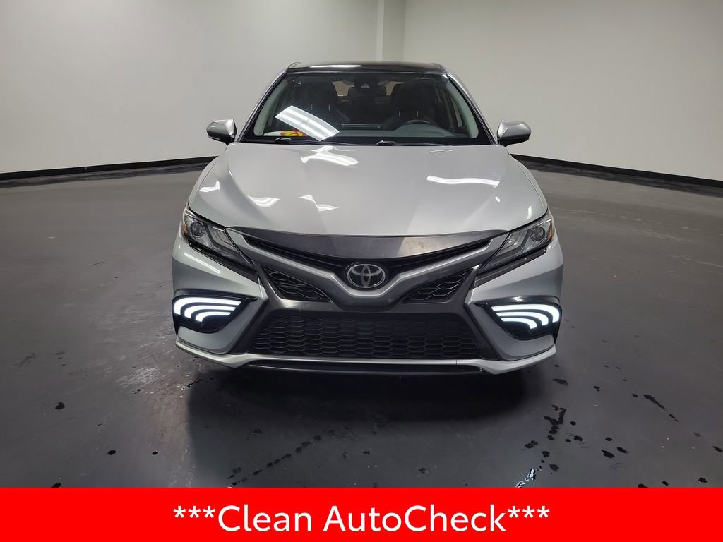 Used 2021 Toyota Camry XSE image 3