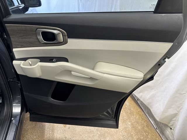 Used 2023 Kia Sorento EX w/ Panoramic Sunroof Package FWD image 28