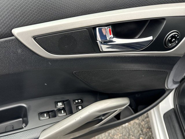 Used 2015 Hyundai Veloster image 14