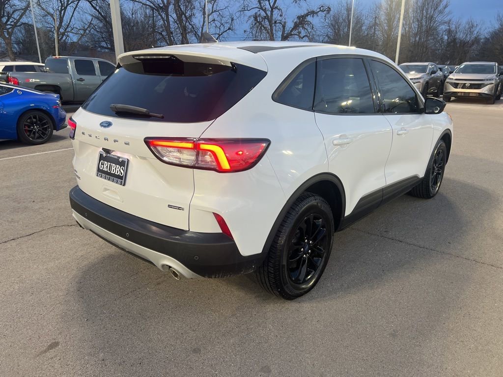 Used 2020 Ford Escape SE Sport image 5