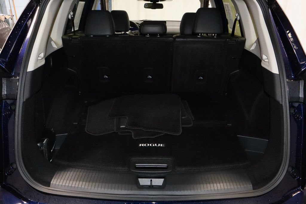 Certified 2025 Nissan Rogue SL w/ Tech Package AWD/4WD image 15