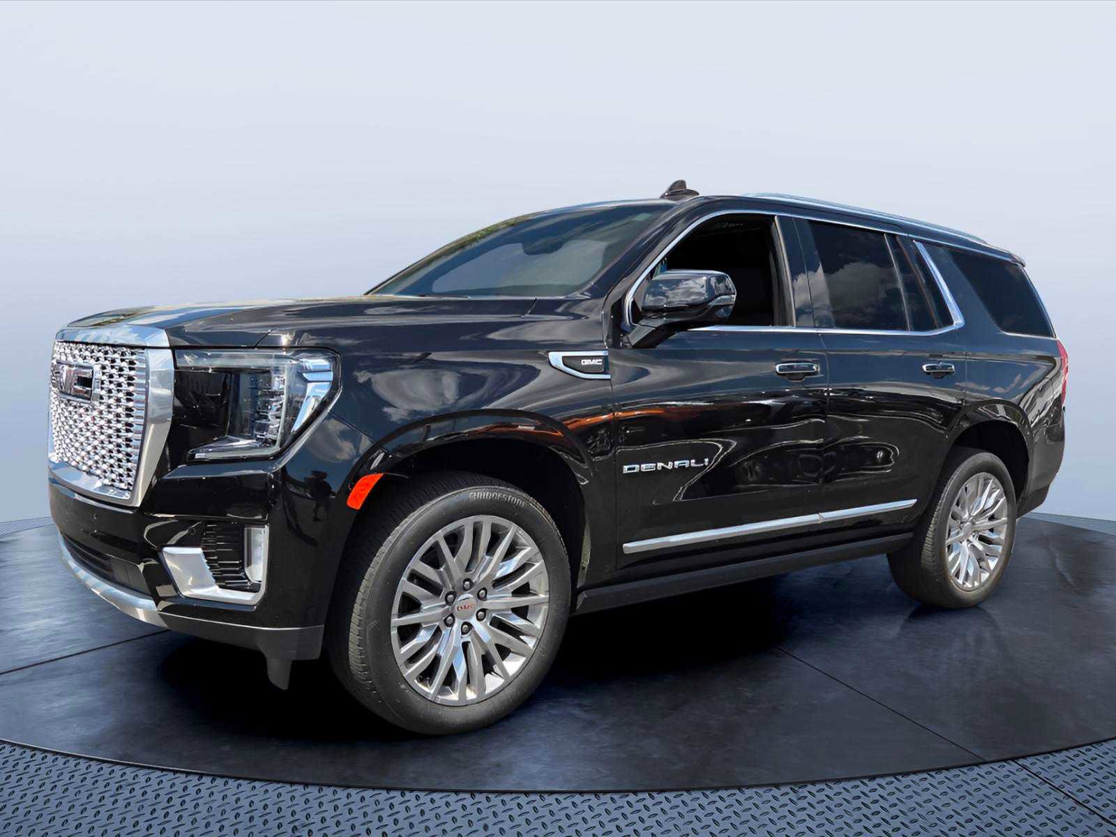 Used 2024 GMC Yukon Denali w/ Advanced Technology Package RWD image 2
