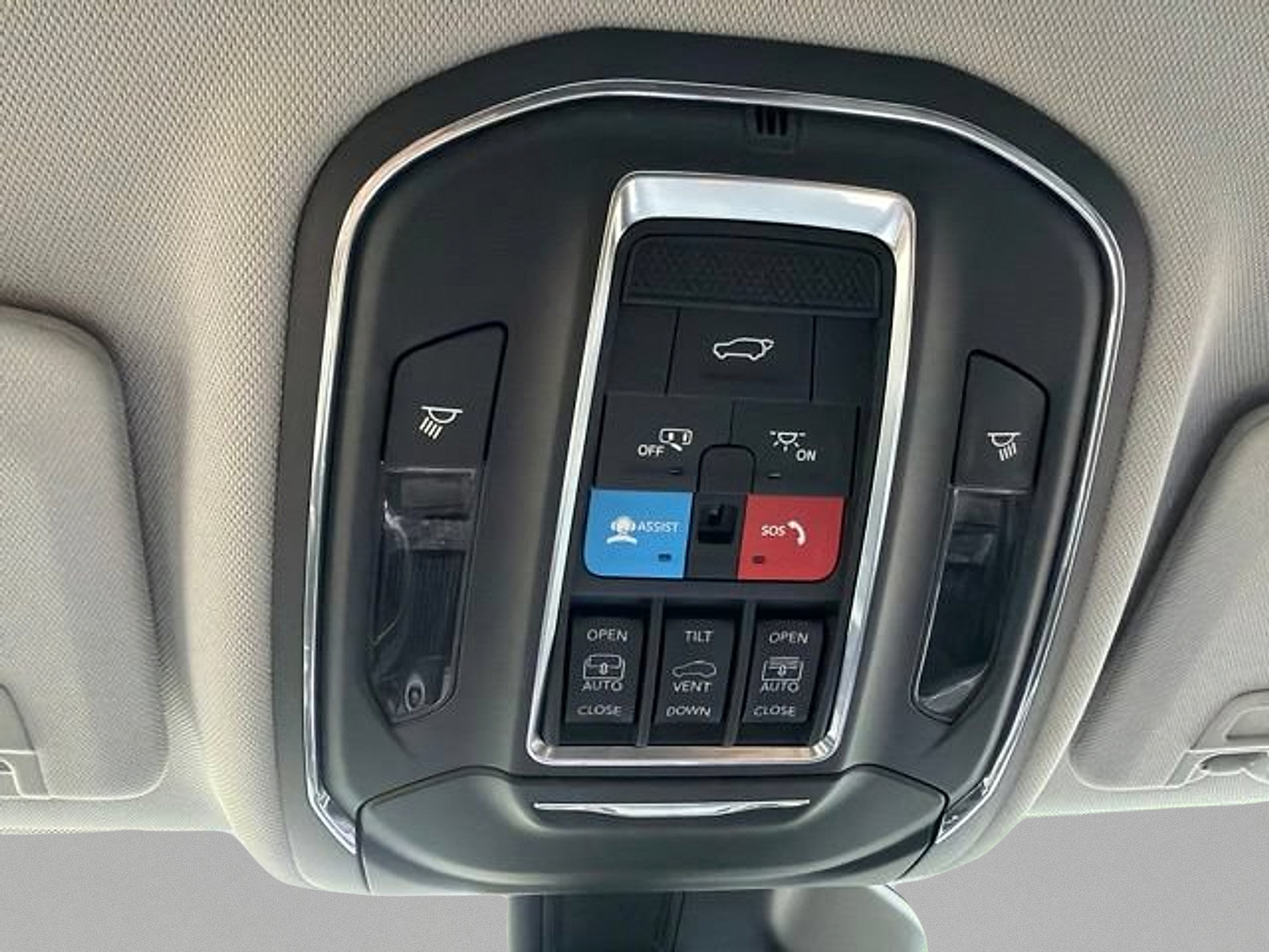 Used 2023 Jeep Grand Cherokee Limited w/ Black Appearance Package AWD/4WD image 32