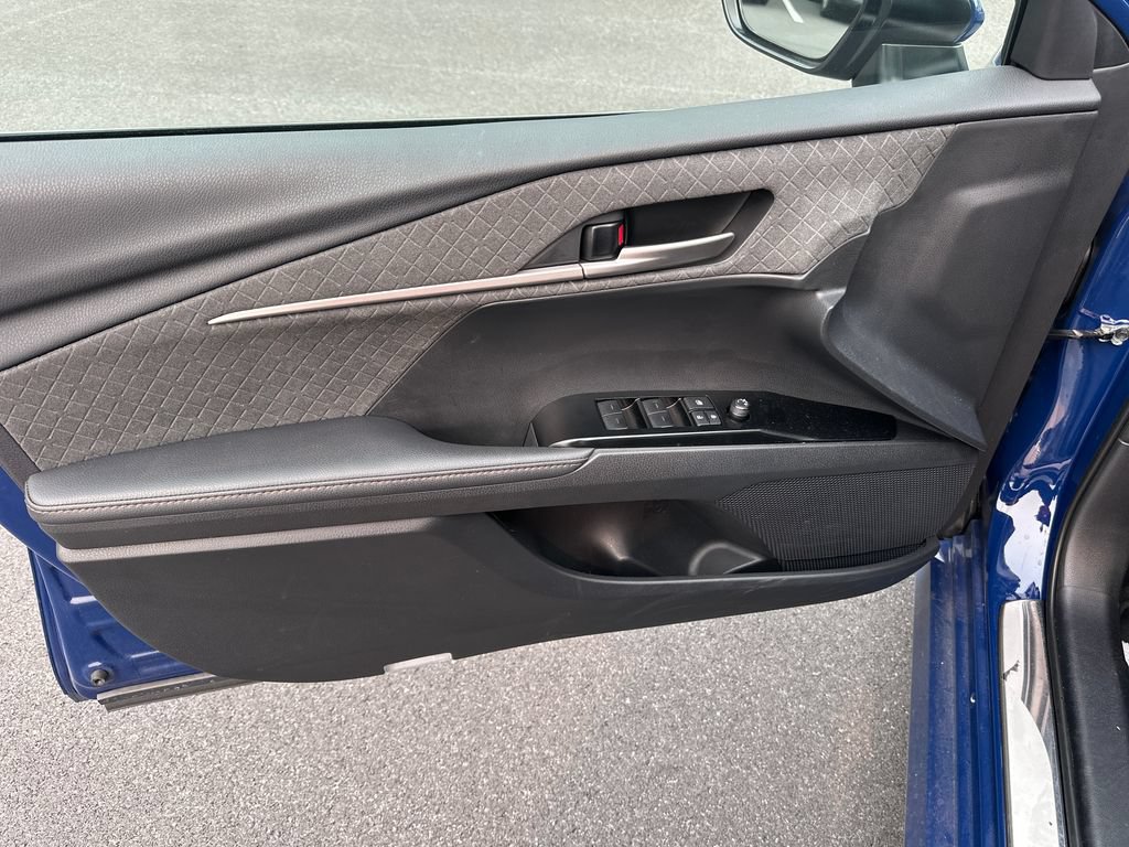 Used 2025 Toyota Camry XLE FWD image 11