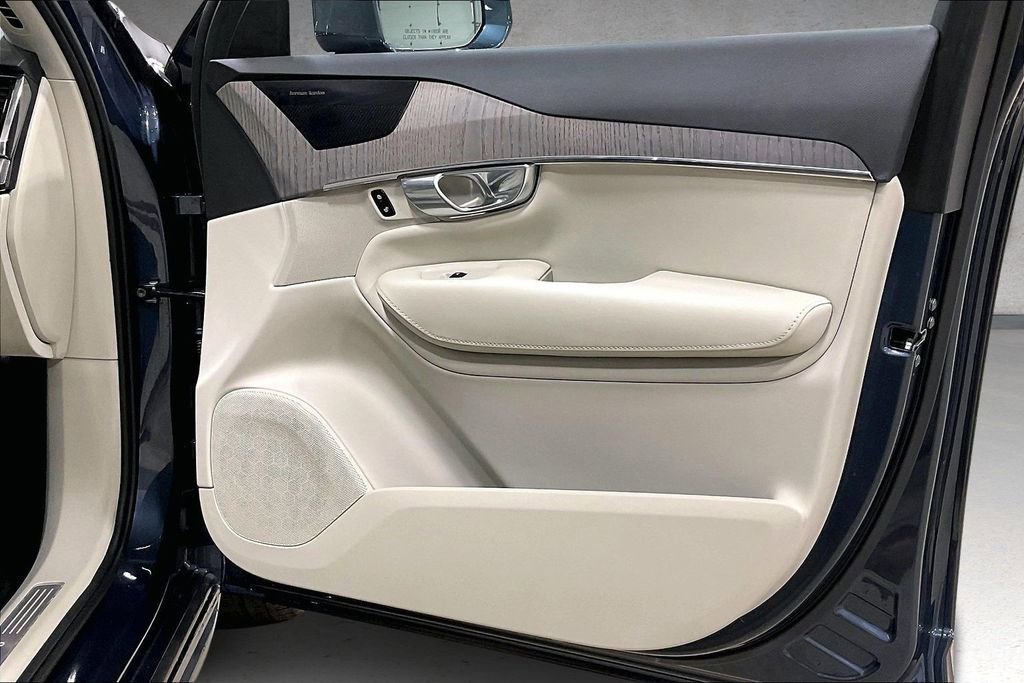 Certified 2023 Volvo XC90 B6 Plus w/ Protection Package image 28