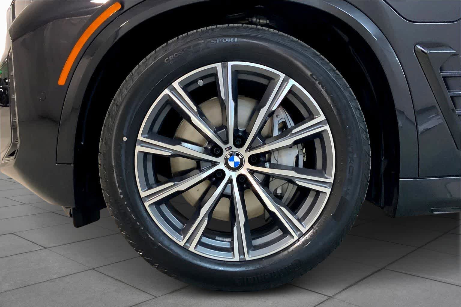 New 2026 BMW X5 xDrive50e w/ M Sport Package AWD/4WD image 12