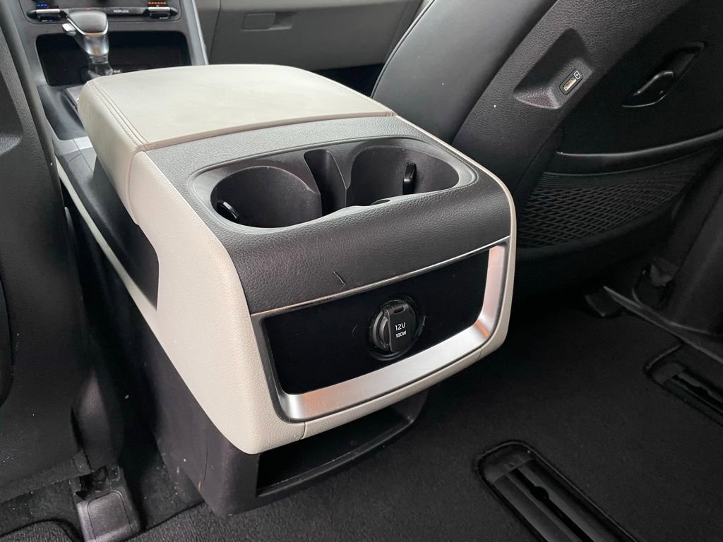 Used 2023 Kia Carnival LX FWD image 28