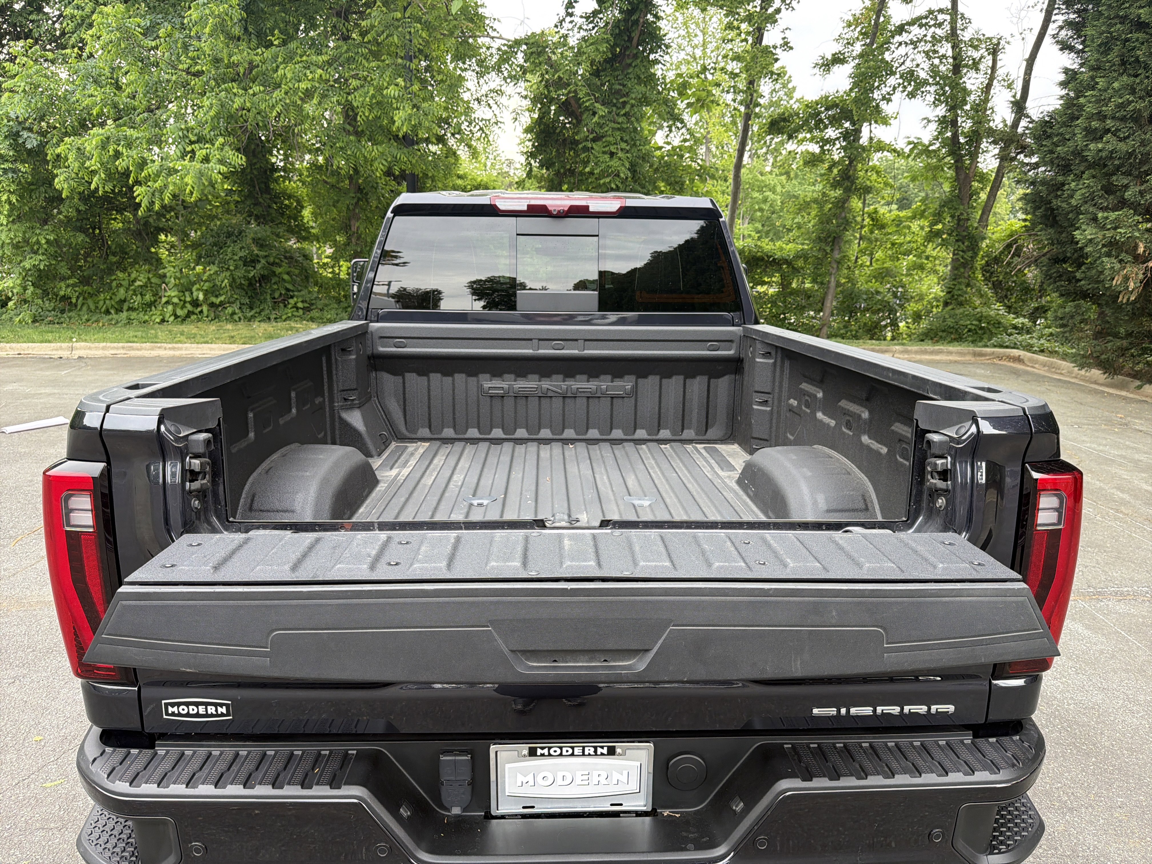 Used 2024 GMC Sierra 3500 Denali Ultimate AWD/4WD image 23
