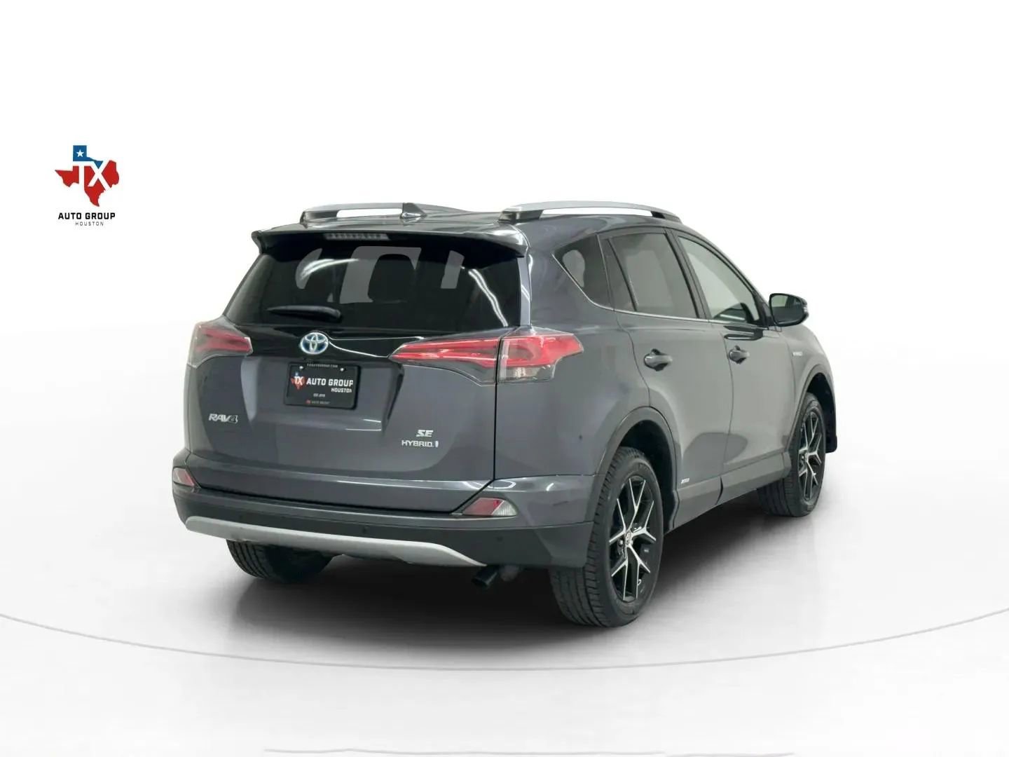 Used 2017 Toyota RAV4 SE w/ Advanced Technology Package image 5