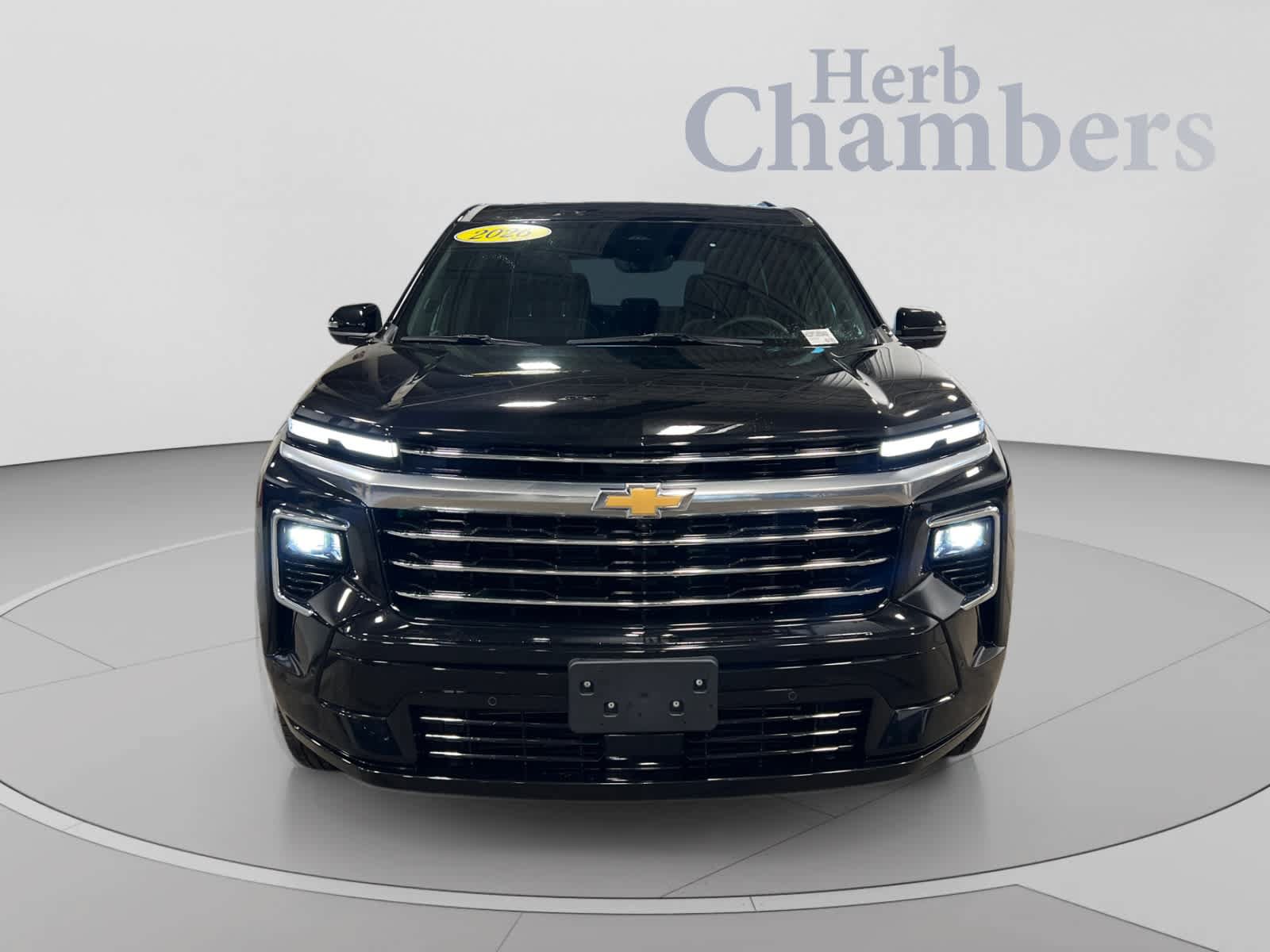 Used 2026 Chevrolet Traverse High Country w/ LPO, Floor Liner Package AWD/4WD image 2
