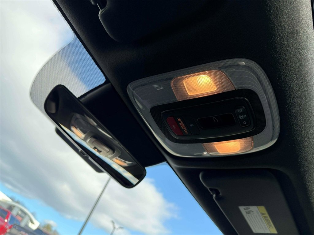 Used 2022 Hyundai Elantra N image 33