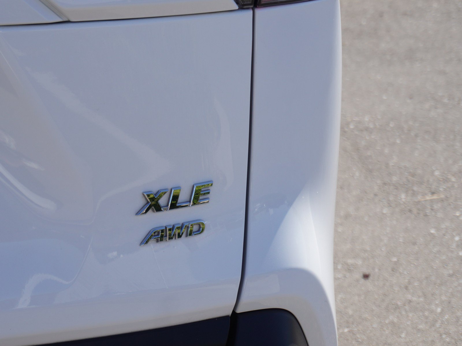 Used 2019 Toyota RAV4 XLE Premium w/ All Weather Liner Package AWD/4WD image 10