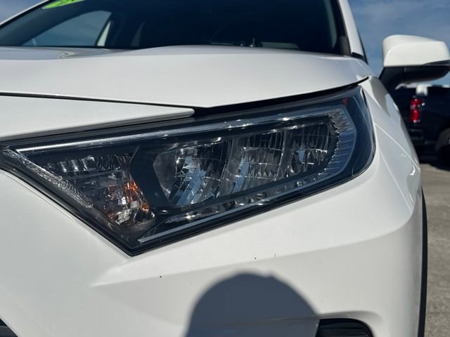Used 2021 Toyota RAV4 XLE image 12