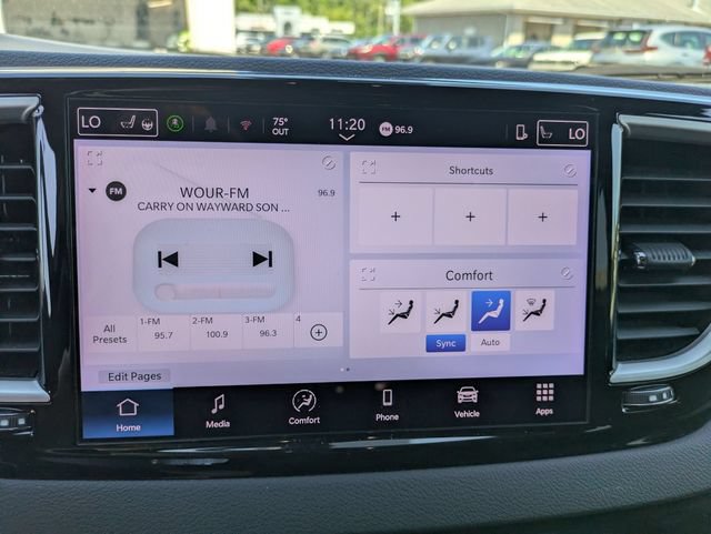 Used 2025 Chrysler Pacifica Select FWD image 12