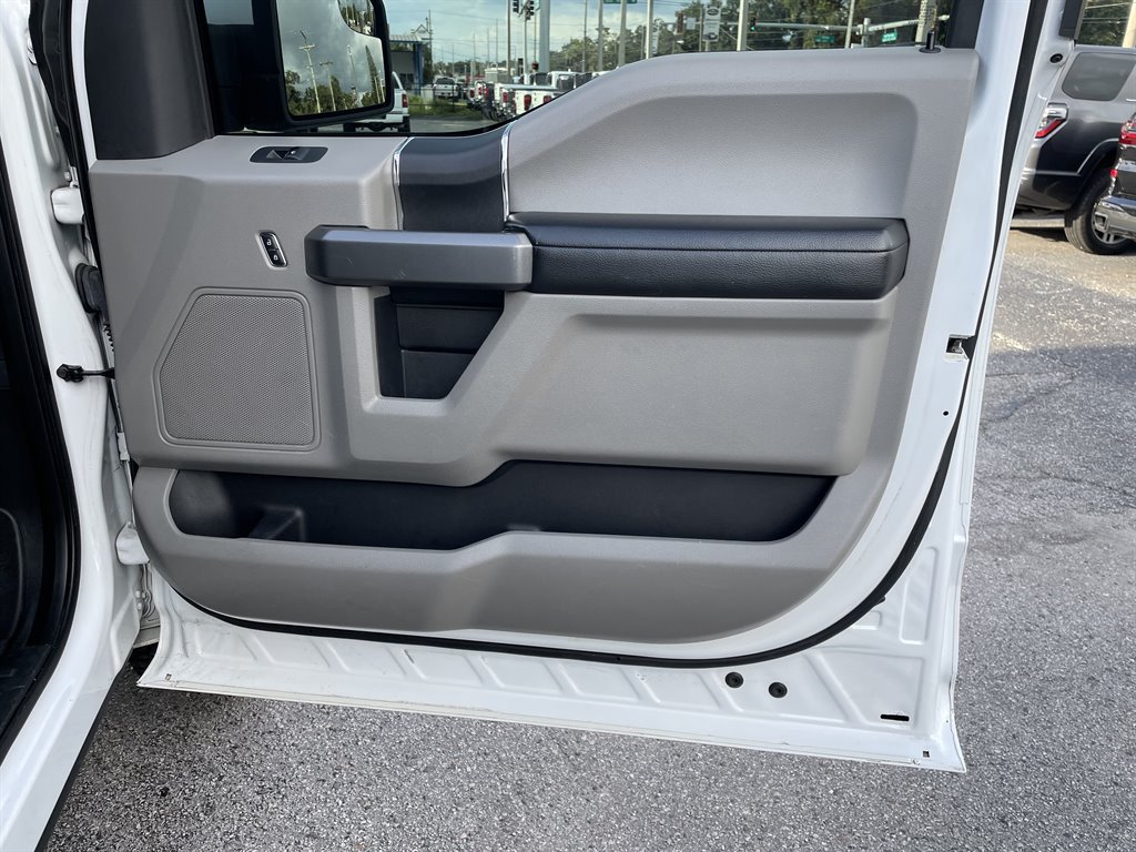 Used 2017 Ford F150 XLT AWD/4WD image 38
