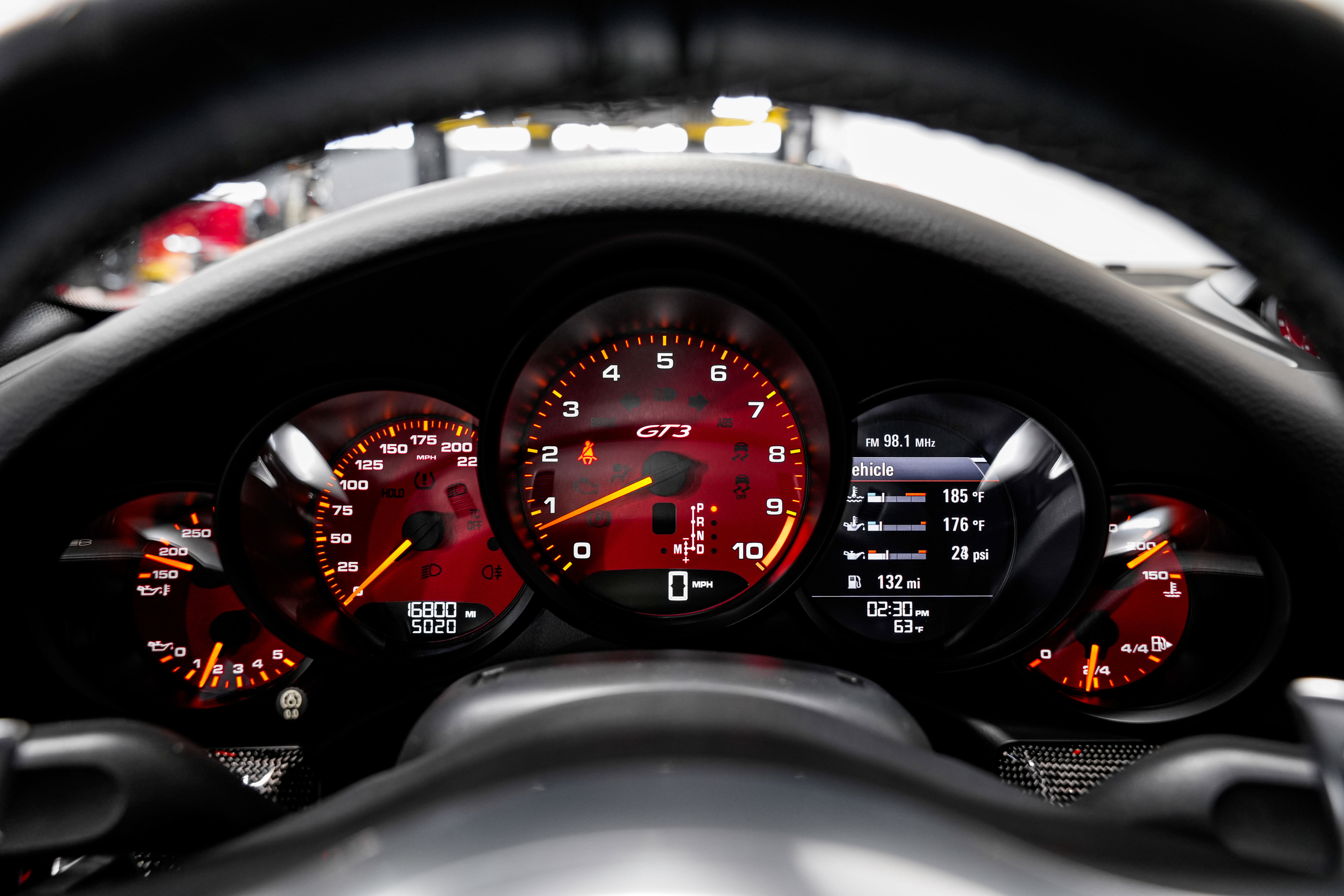 Used 2015 Porsche 911 GT3 image 11