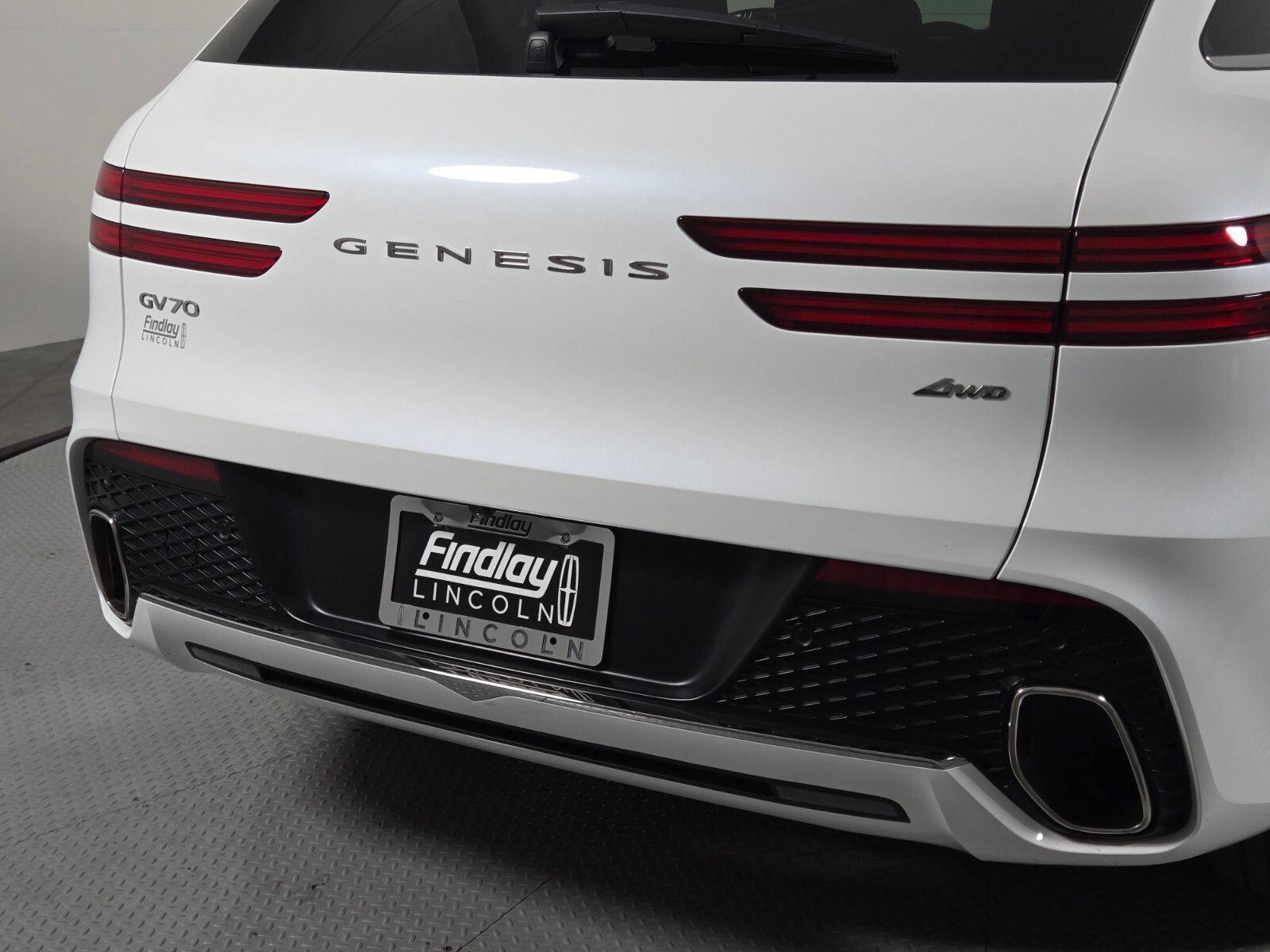 Used 2025 Genesis GV70 2.5T AWD/4WD image 5