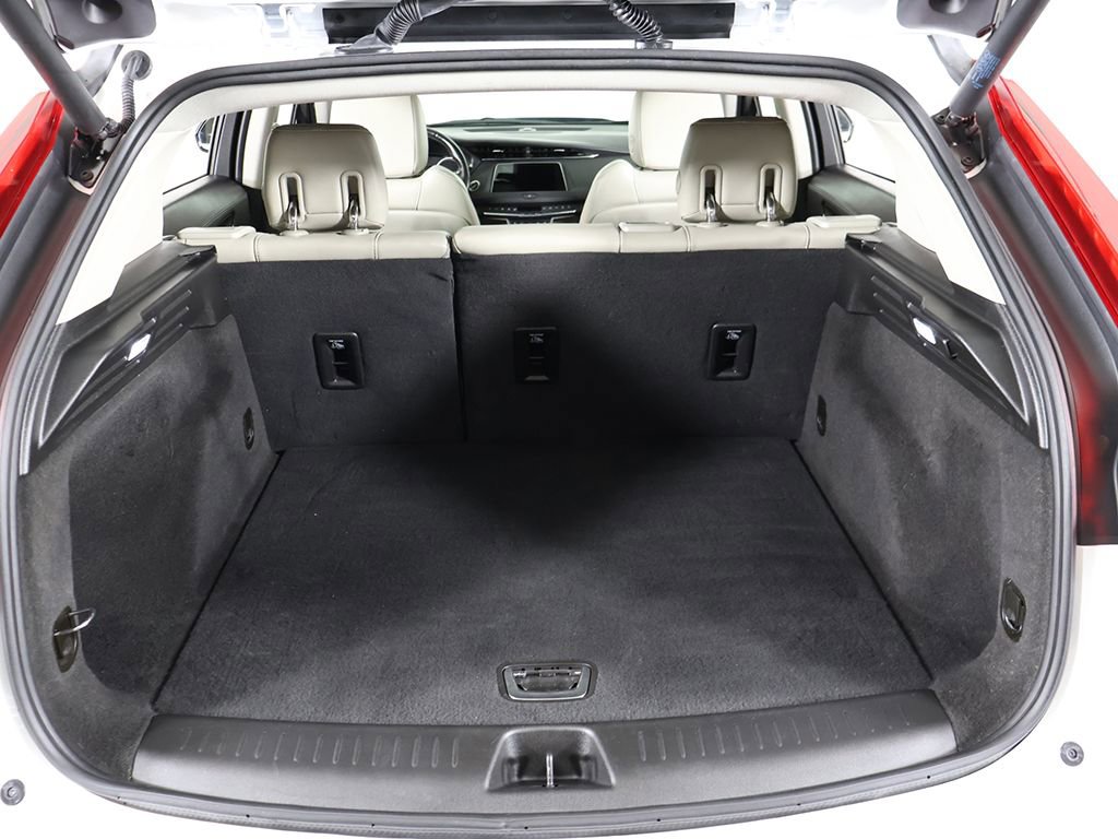 Used 2023 Cadillac XT4 Luxury w/ Cold Weather Package image 21