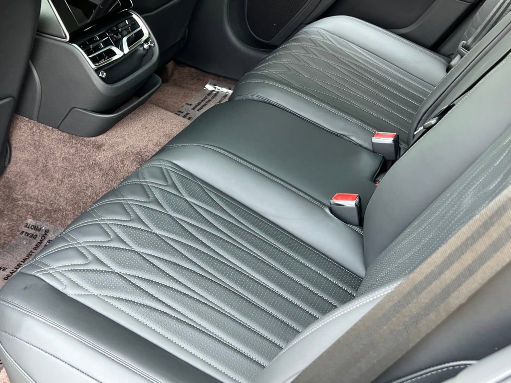 New 2026 Bentley Flying Spur Plug-In Hybrid AWD/4WD image 21