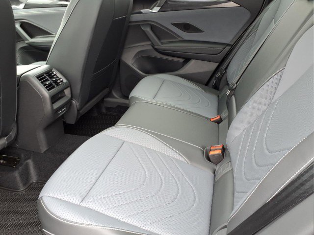 New 2026 Volkswagen Tiguan SE R-Line image 12