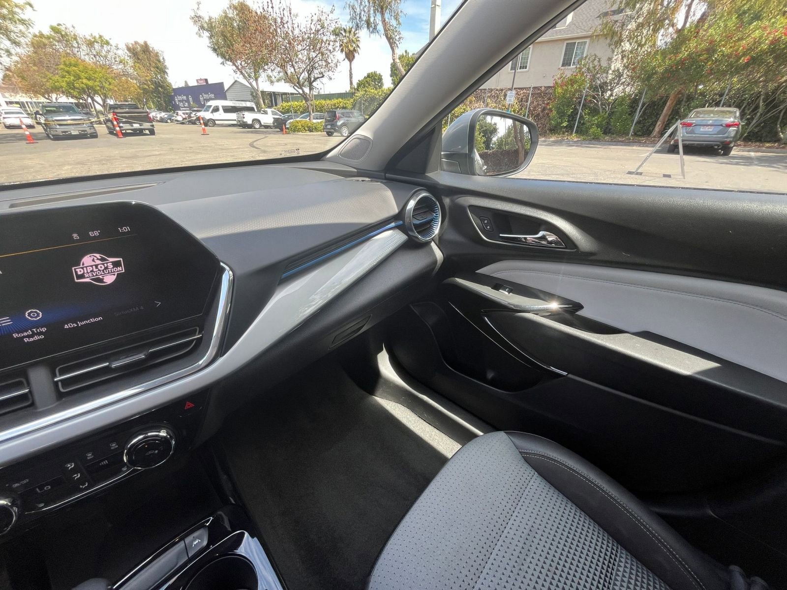 Used 2025 Chevrolet Trax LT w/ LT Convenience Package image 34