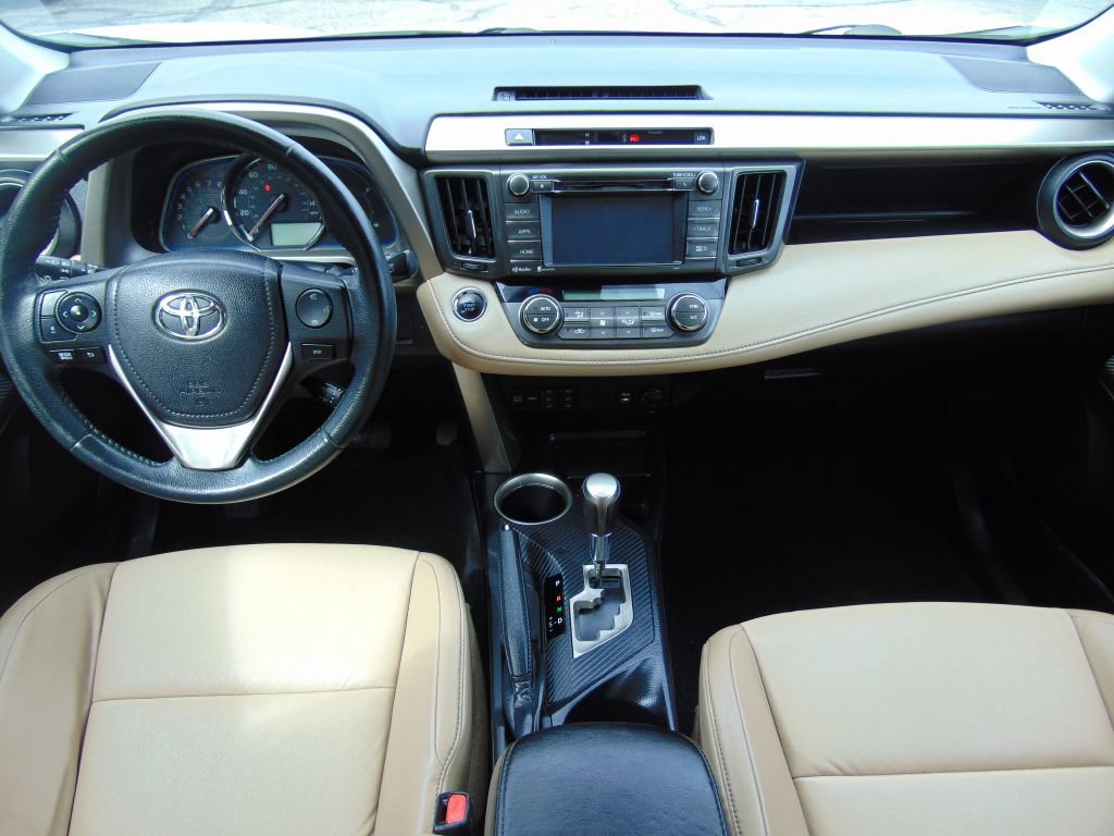 Used 2014 Toyota RAV4 Limited w/ Technology Package AWD/4WD image 17