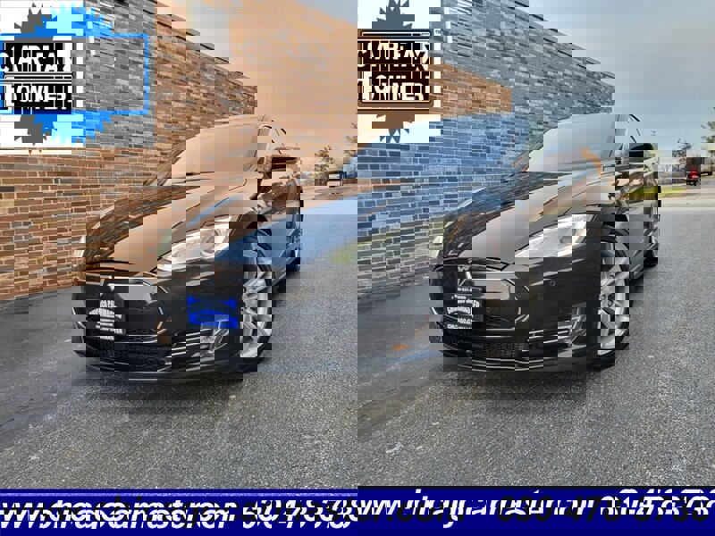 Used 2016 Tesla Model S 70D image 1