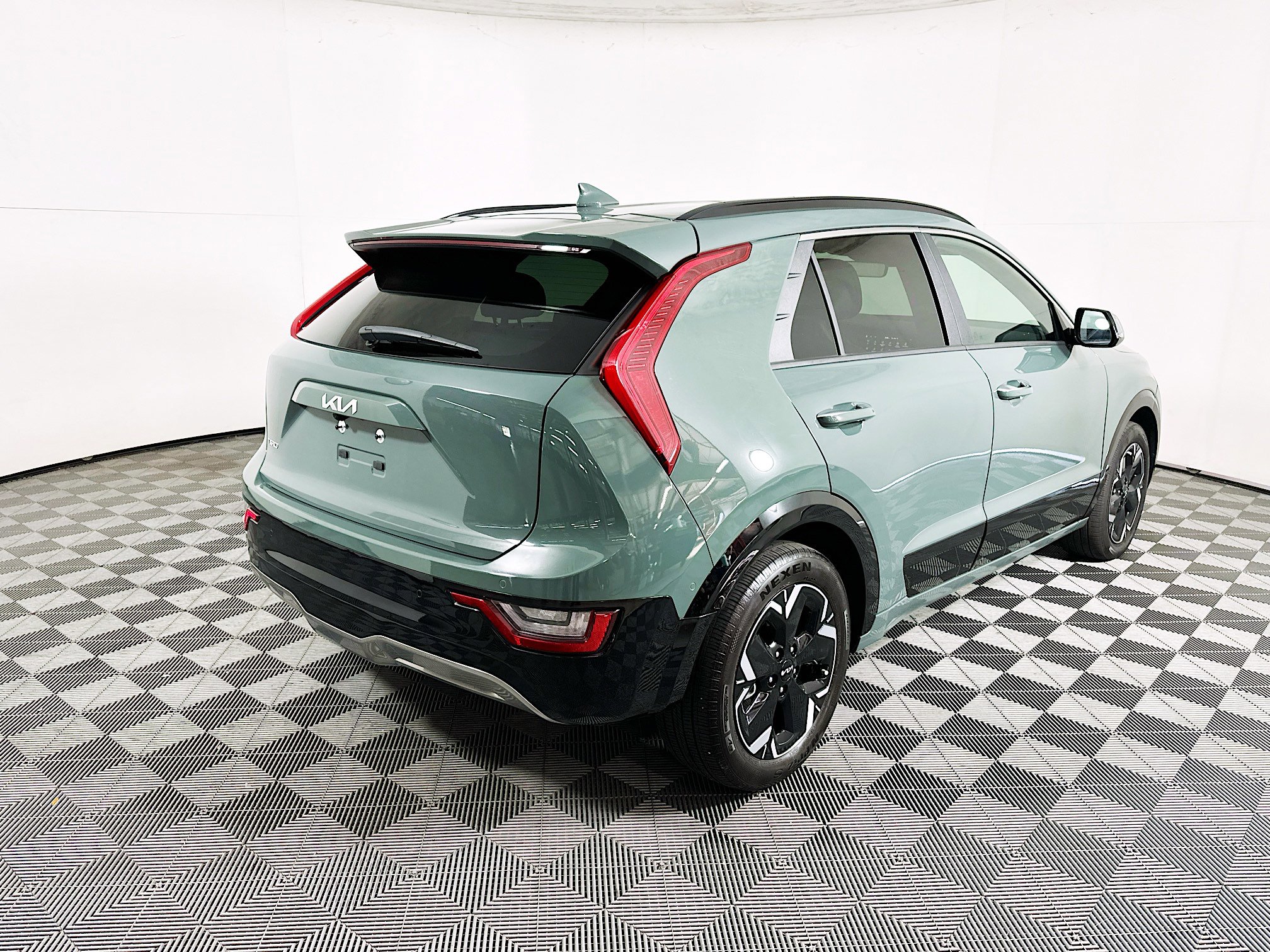Used 2024 Kia Niro Wave image 3