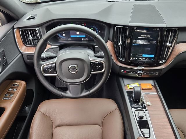 Used 2024 Volvo XC60 T8 Plus image 17